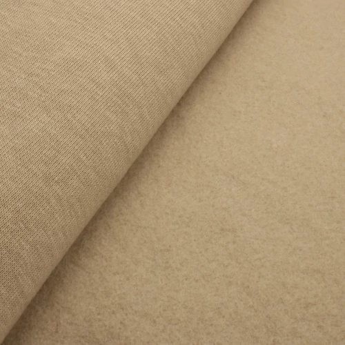 Bolyhos háromfalas futter